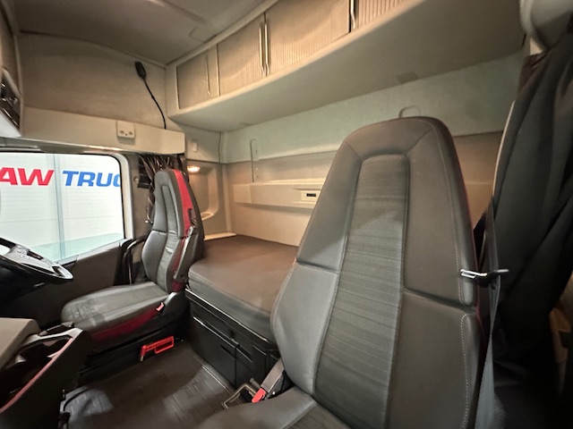 Volvo FH 500 6×2 Midlift Tractor Unit