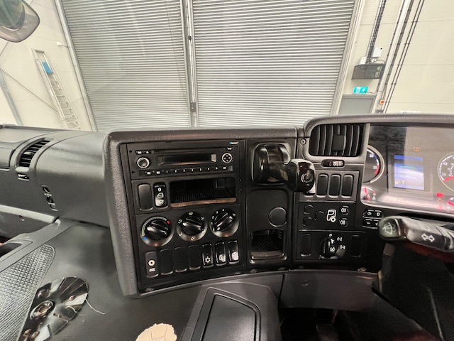 Scania P400 8×4 Day Cab Chassis