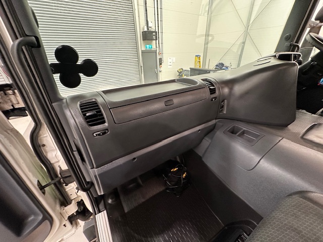 Scania P250 4×2 Day Cab Skip Loader