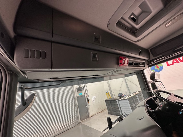 Scania P250 4×2 Sleeper Cab Box Van