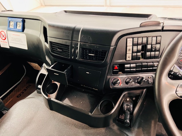 Iveco Stralis 310 AT Euro 6 6×2 Box Van