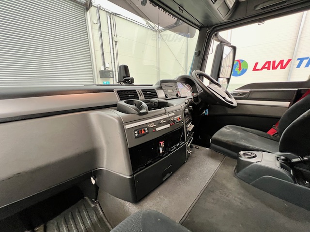 MAN TGS 26.320 6×2 Sleeper Cab Insulated Box Van