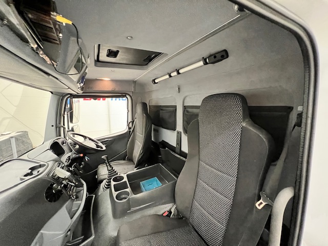 Mercedes Axor 1824 Day Cab Fridge Box