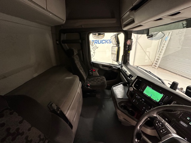 Scania S450 6×2 Midlift Highline Tractor Unit