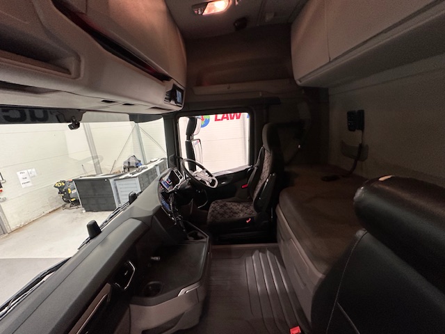 Scania R450 6×2 Midlift Highline Tractor Unit