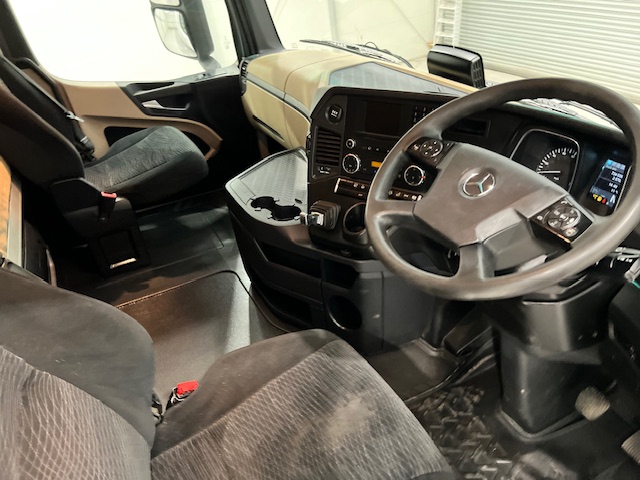 Mercedes Actros 2545 6×2 Midlift Tractor Unit