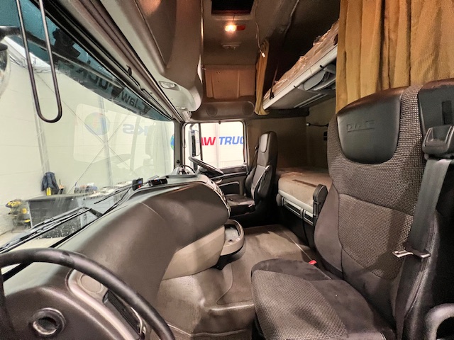 DAF XF105 460 6×2 Super Space Cab Tractor Unit