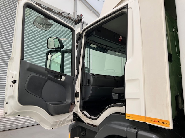 Scania P280 6×2 Rear Lift Day Cab Fridge Box
