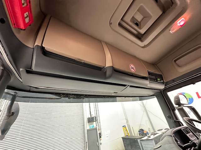Scania R450 6×2 Rear Lift Highline Tractor Unit PTO