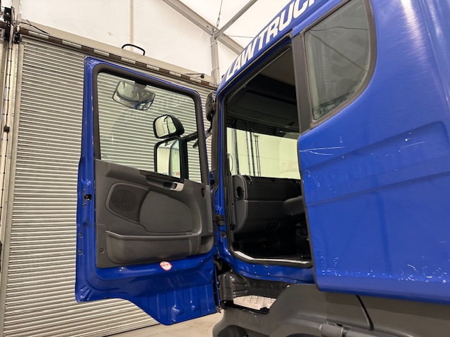 Scania R420 6×2 Rear Lift Brick Grab Drawbar