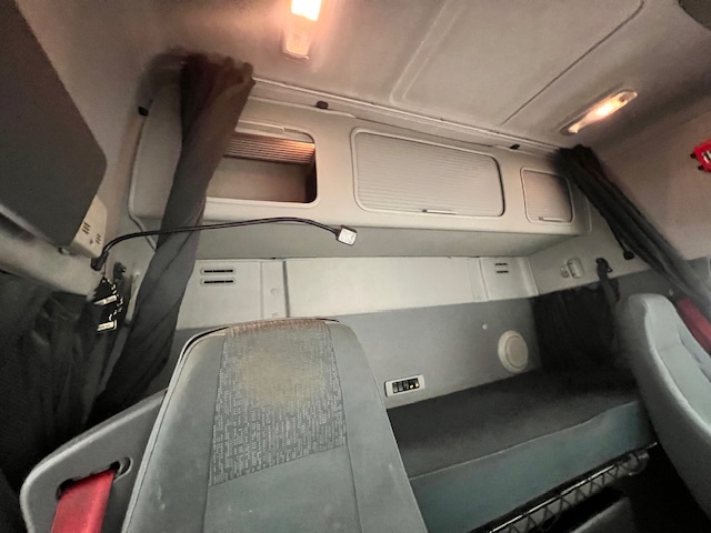 Volvo FM 450 Dropside Brick Grab Drawbar