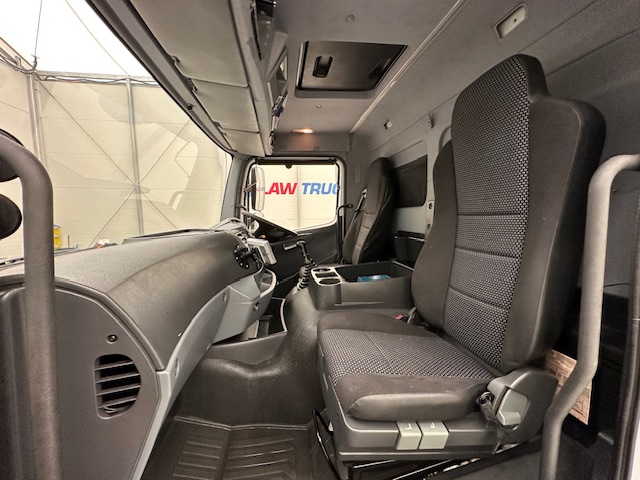 Mercedes Axor 1824 Day Cab Box Van
