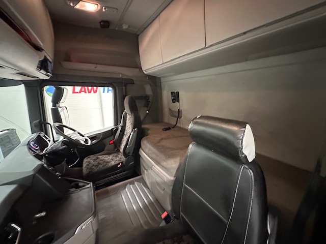 Scania R450 6×2 Midlift Highline Tractor Unit