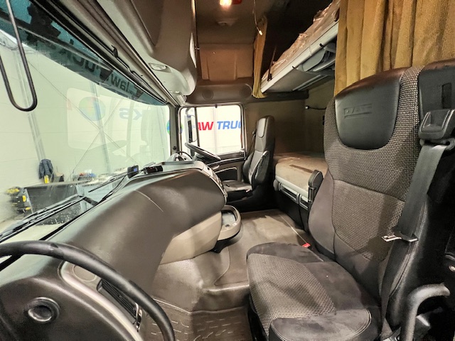 DAF XF105 460 6×2 Super Space Cab Tractor Unit