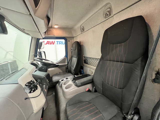 DAF LF 180 Day Cab Dropside with Tail Lift
