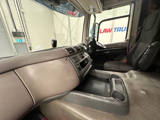 DAF CF 450 6×2 Space Cab Tractor Unit