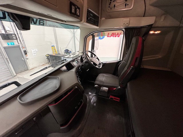 Volvo FH 500 6×2 Midlift Tractor Unit