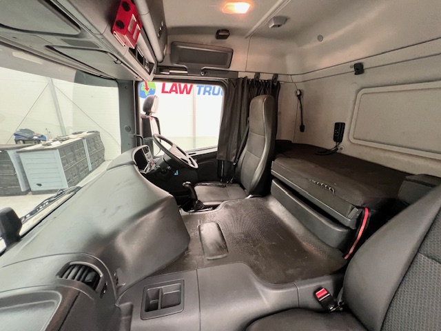 Scania P320 6×2 10 Tyre Sleeper Cab Dropside