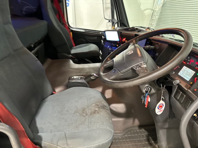 Volvo FM 450 Dropside Brick Grab Drawbar
