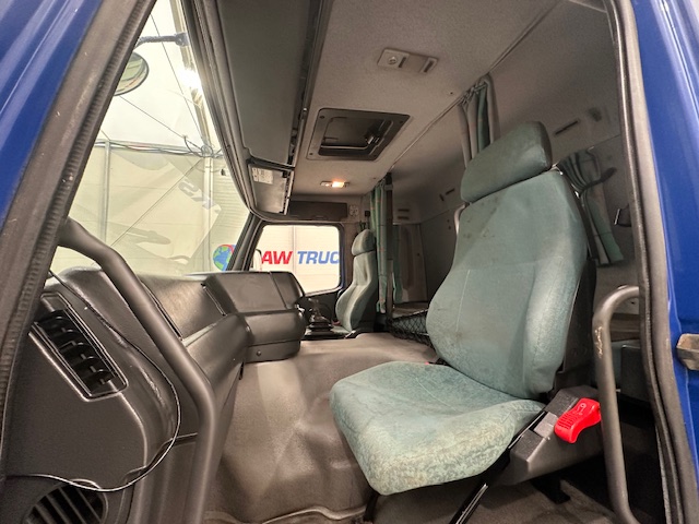 Volvo FM12 340 Rear Lift Sleeper Beavertail