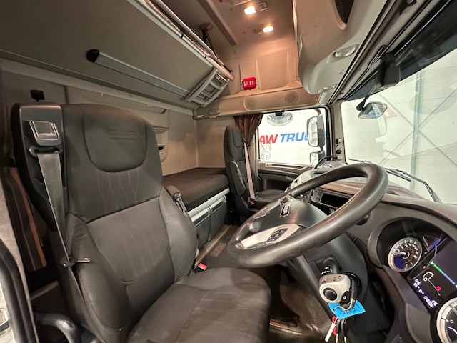 DAF XF 480 6×2 Midlift Tractor Unit