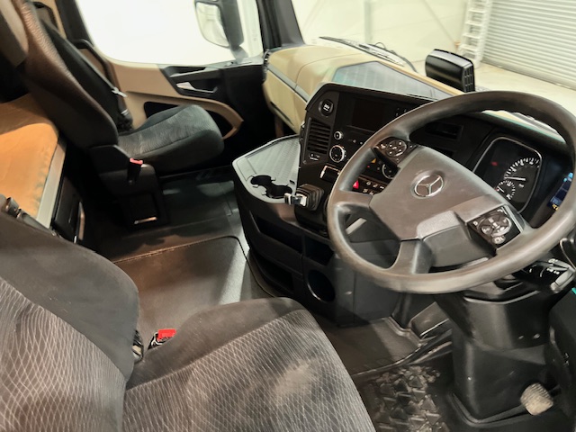 Mercedes Actros 2545 6×2 Midlift Tractor Unit