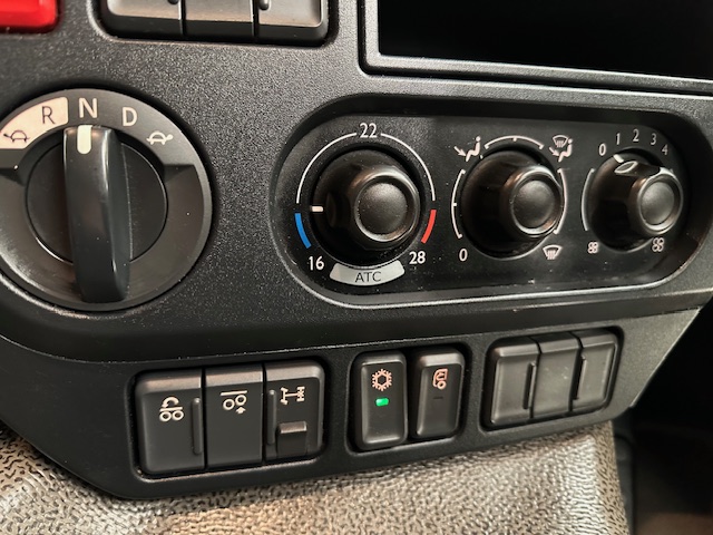 DAF CF 440 6×2 Sleeper Cab Dropside Drawbar Spec