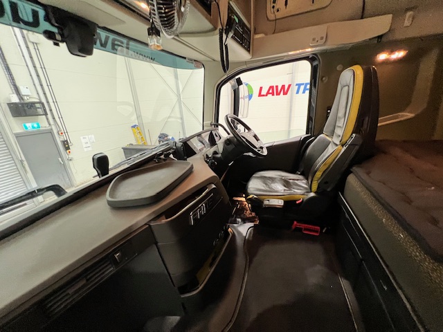 Volvo FH16 750 6×2 Midlift Tractor Unit