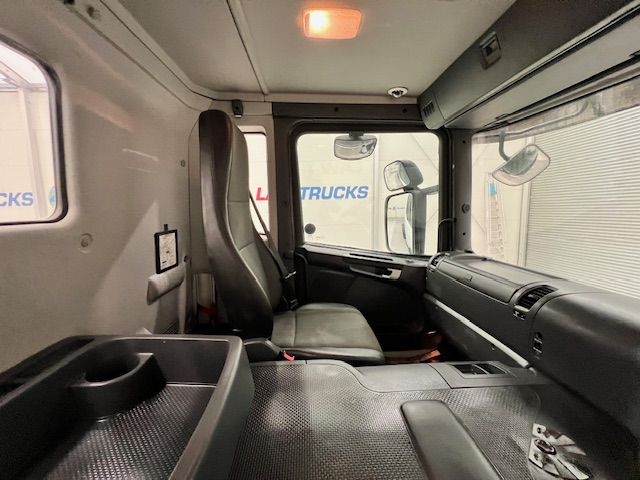 Scania P400 8×4 Day Cab Chassis