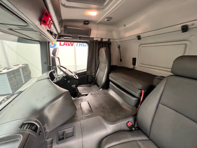 Scania P320 6×2 10 Tyre Sleeper Cab Dropside