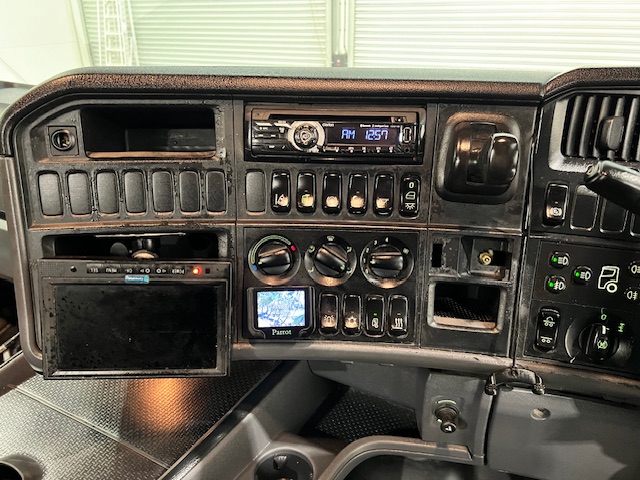 Scania R450 6×2 Rear Lift Tractor Unit PTO