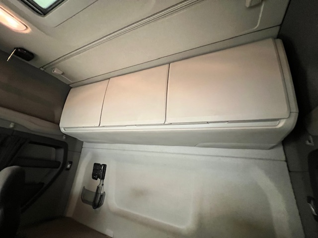 Scania S450 6×2 Midlift Highline Tractor Unit