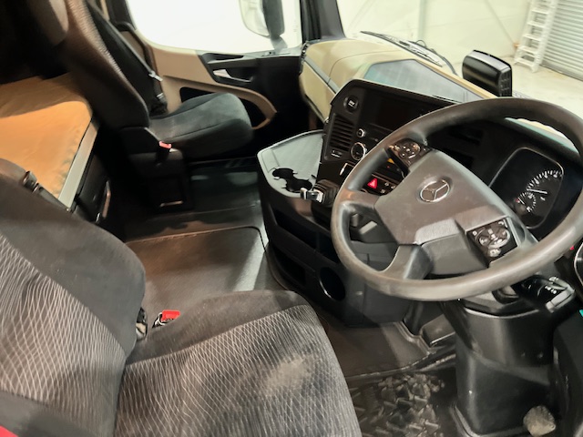 Mercedes Actros 2545 6×2 Midlift Tractor Unit