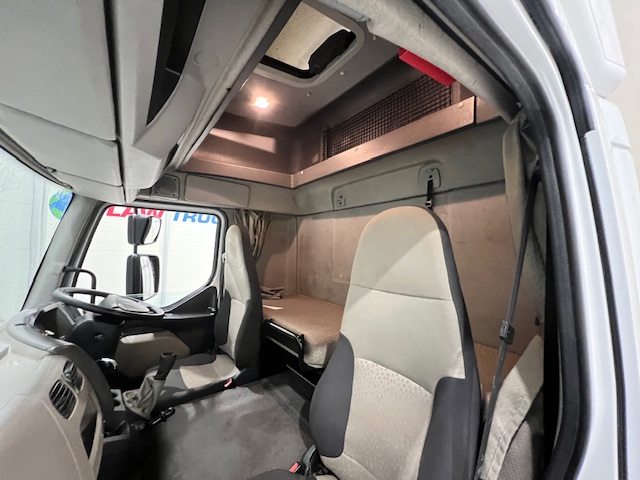 Renault Midlum 190 Sleeper Cab Box Van