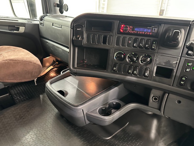 Scania R450 6×2 Rear Lift Highline Tractor Unit PTO