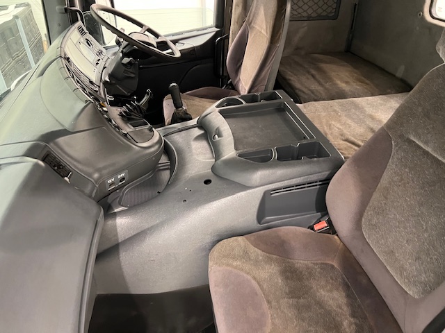 Scania 114 340 6×2 Sleeper Cab Beavertail