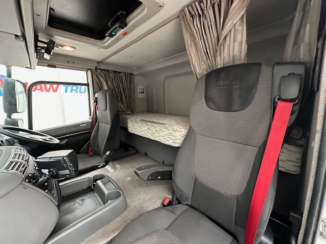 DAF CF 370 6×2 Sleeper Cab Fridge Box