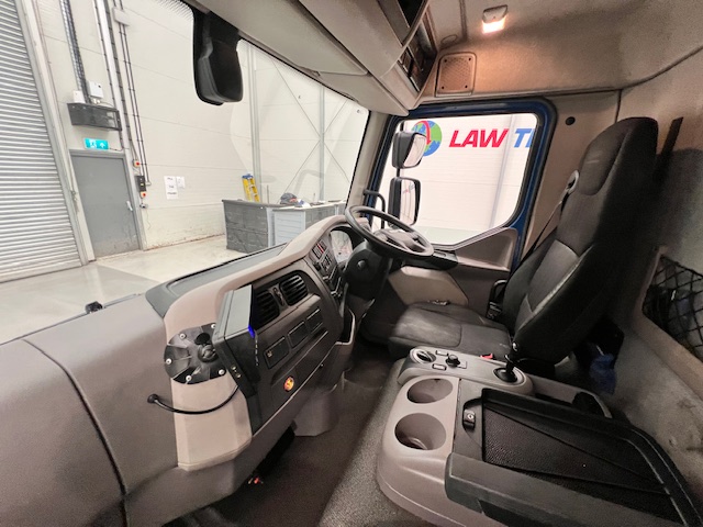 DAF LF 180 Day Cab Dropside with Tail Lift