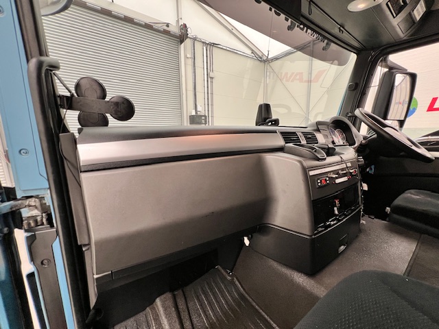 MAN TGS 26.320 6×2 Sleeper Cab Insulated Box Van