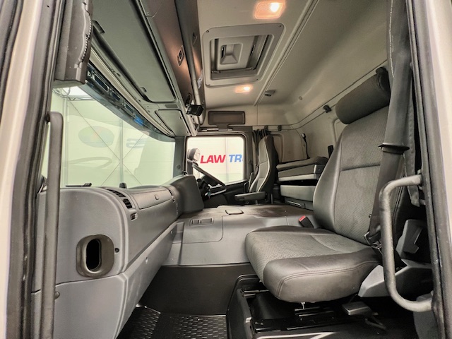 Scania P250 4×2 Sleeper Cab Fridge Box