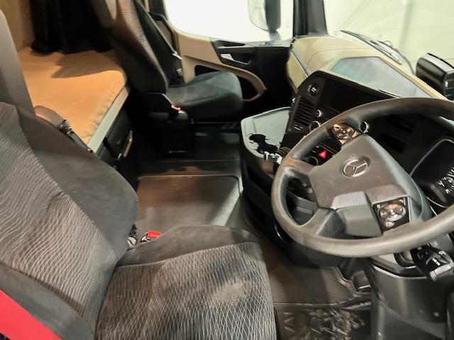 Mercedes Actros 2545 6×2 Midlift Tractor Unit