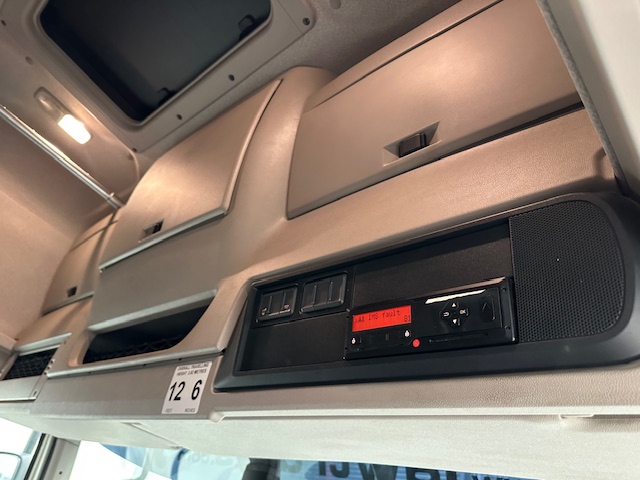 DAF CF 440 6×2 Sleeper Cab Dropside Drawbar Spec