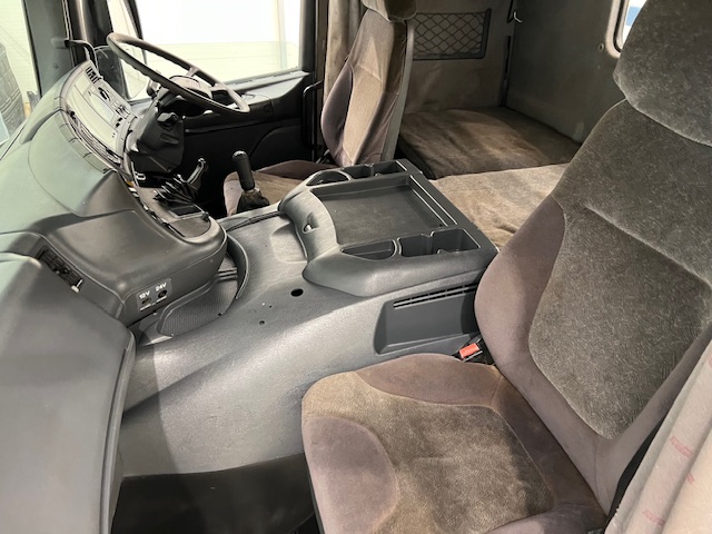 Scania 114 340 6×2 Sleeper Cab Beavertail