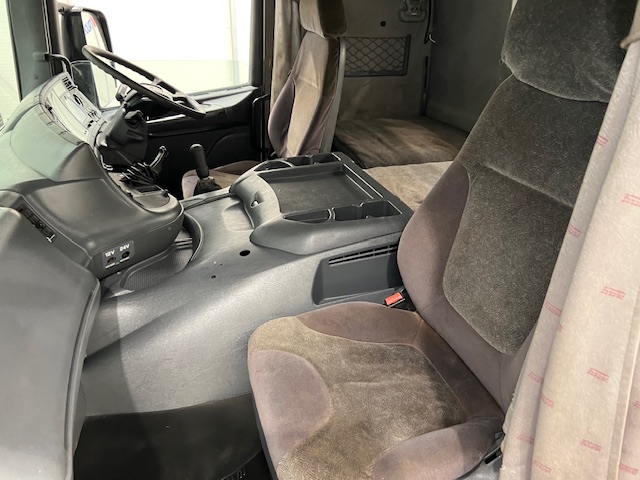 Scania 114 340 6×2 Sleeper Cab Beavertail