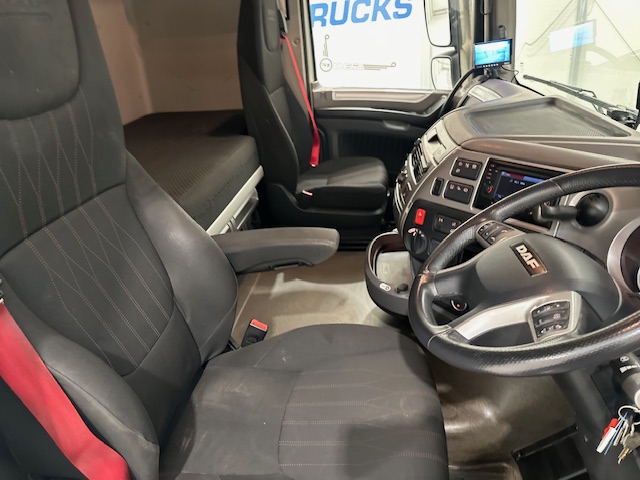 DAF XF 530 6×2 Midlift Tractor Unit