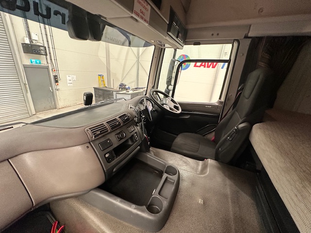 DAF CF 450 6×2 Space Cab Tractor Unit