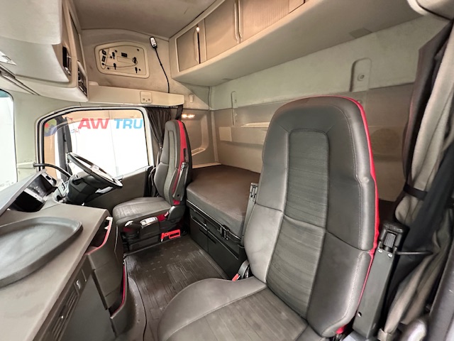 Volvo FH 500 6×2 Midlift Tractor Unit