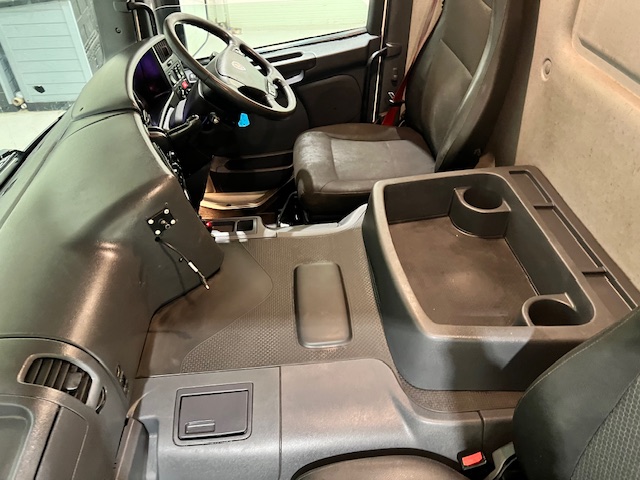 Scania P280 6×2 Rear Lift Day Cab Fridge Box