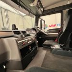 MAN TGS 26.320 6×2 Sleeper Cab Insulated Box Van - thumbnail