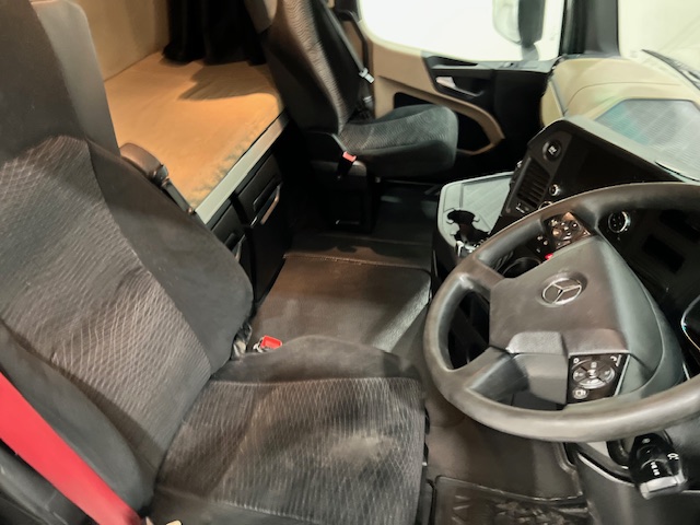 Mercedes Actros 2545 6×2 Midlift Tractor Unit